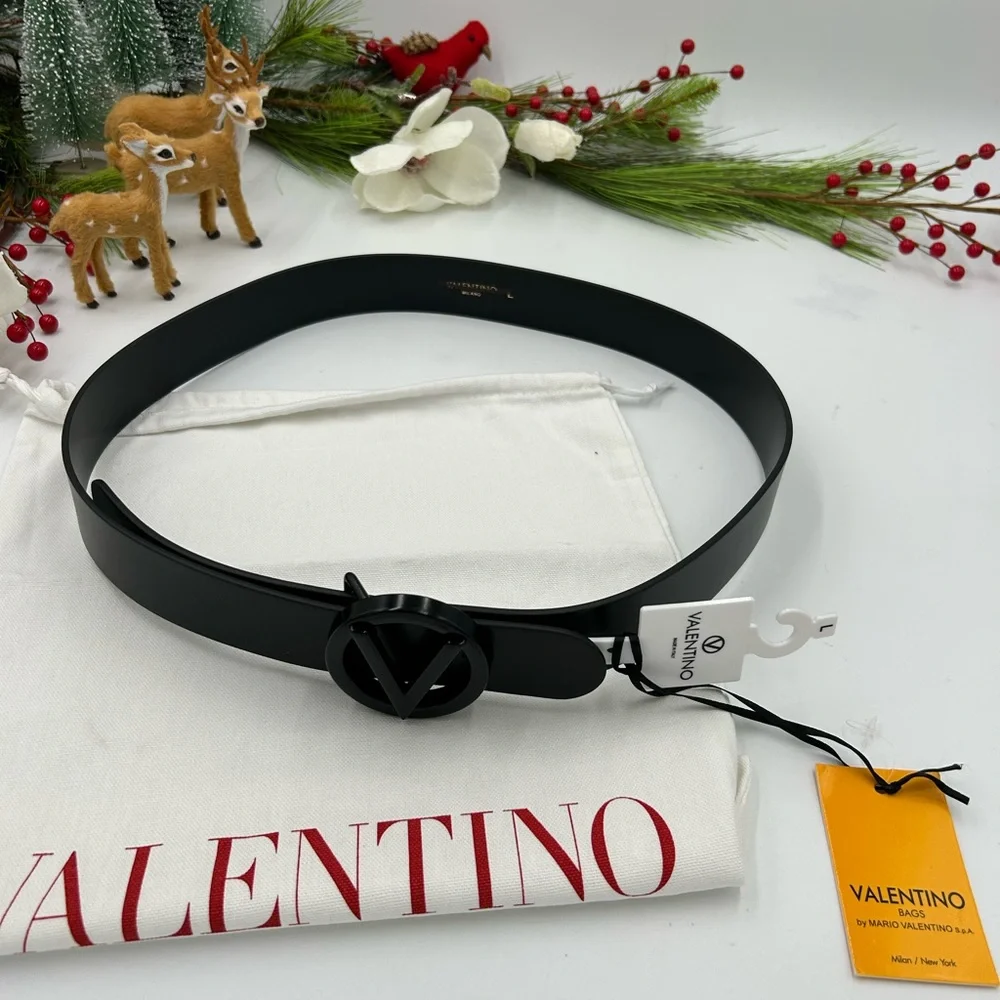 Men’s Valentino leather belt size large/44 made in Italy